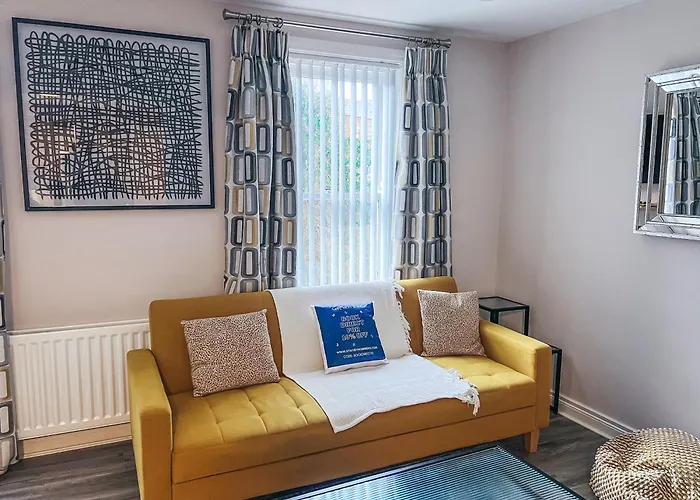 Staybynumbers - Belfast City Centre - 3 Bed, 3 Bathroom & Parking