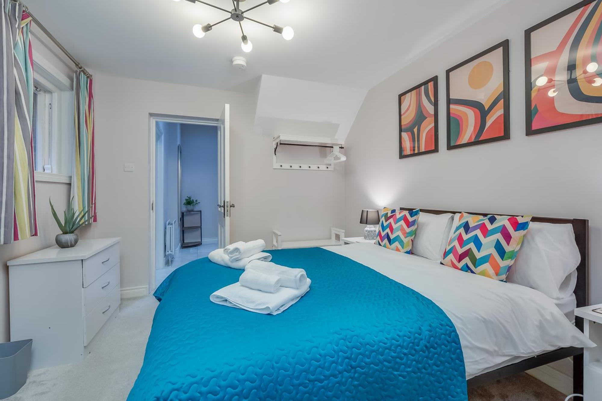 Holiday home Staybynumbers - Centre - 3 Bed, 3 Bathroom & Parking
