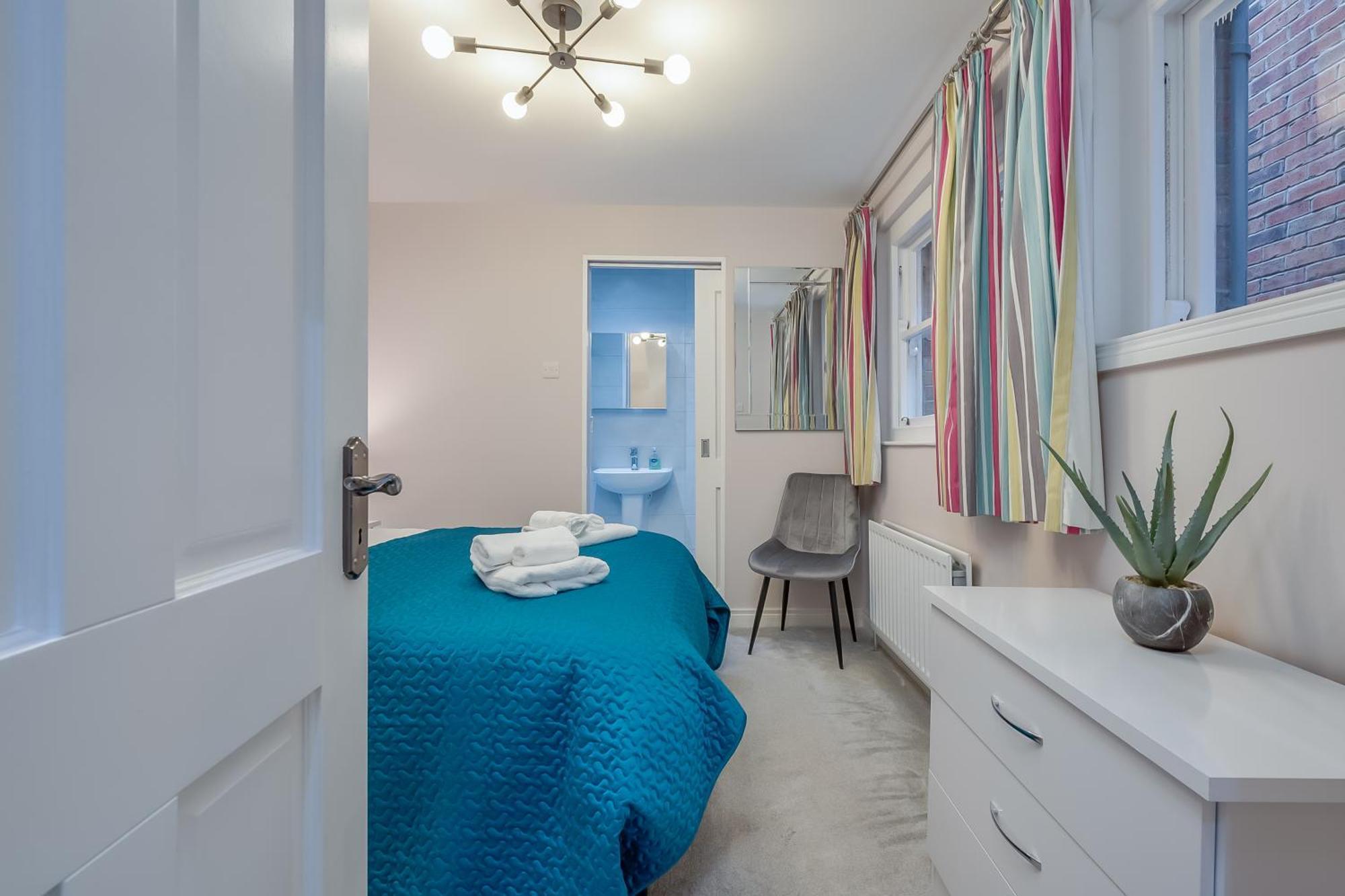 Staybynumbers - Centre - 3 Bed, 3 Bathroom & Parking Holiday home