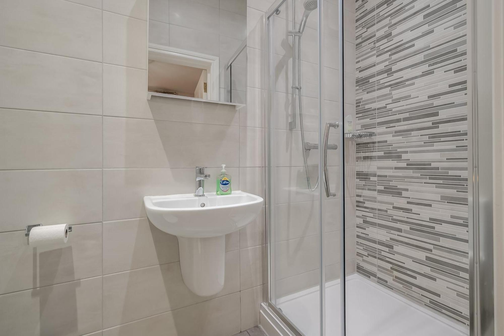 Holiday home Staybynumbers - Centre - 3 Bed, 3 Bathroom & Parking