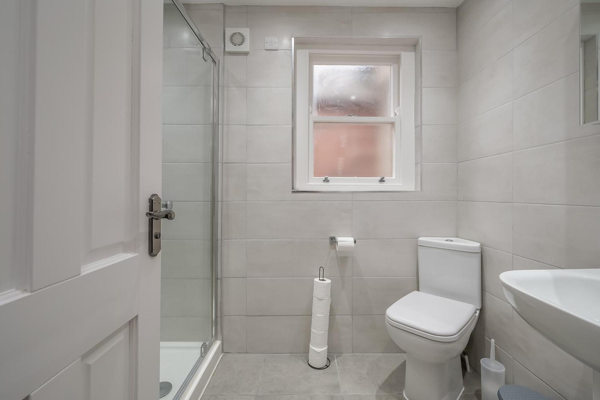 Holiday home Staybynumbers - Centre - 3 Bed, 3 Bathroom & Parking Belfast