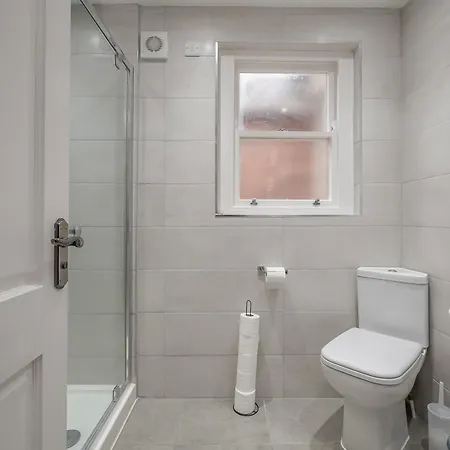 Staybynumbers - Belfast City Centre - 3 Bed, 3 Bathroom & Parking Exterior photo