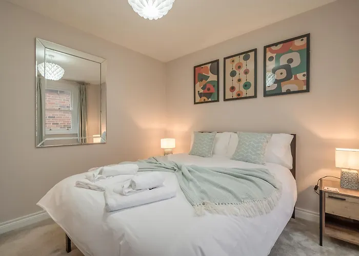 Staybynumbers - Belfast City Centre - 3 Bed, 3 Bathroom & Parking