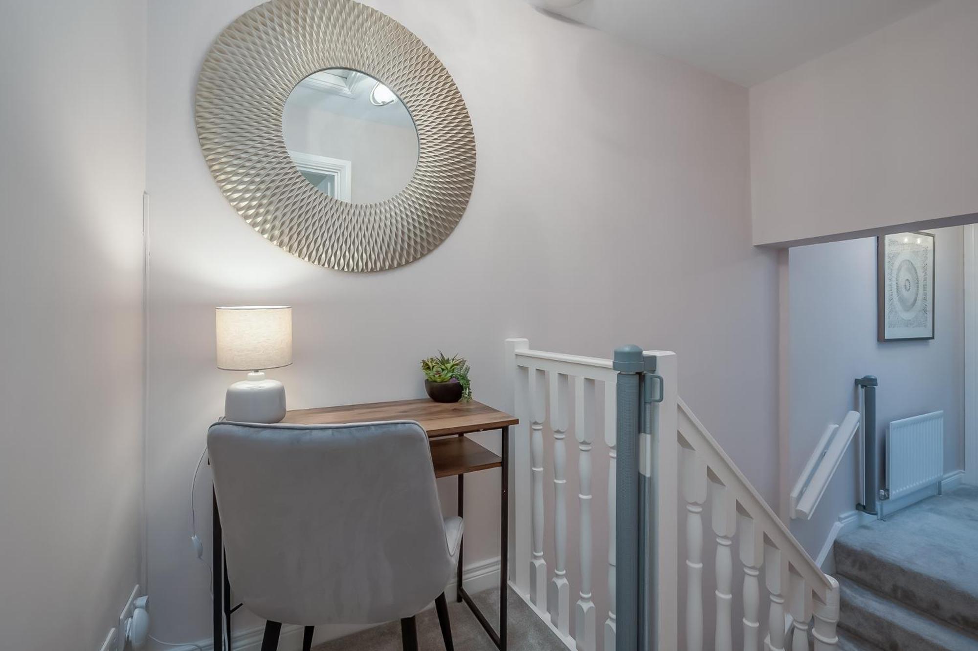 Staybynumbers - Centre - 3 Bed, 3 Bathroom & Parking * Belfast